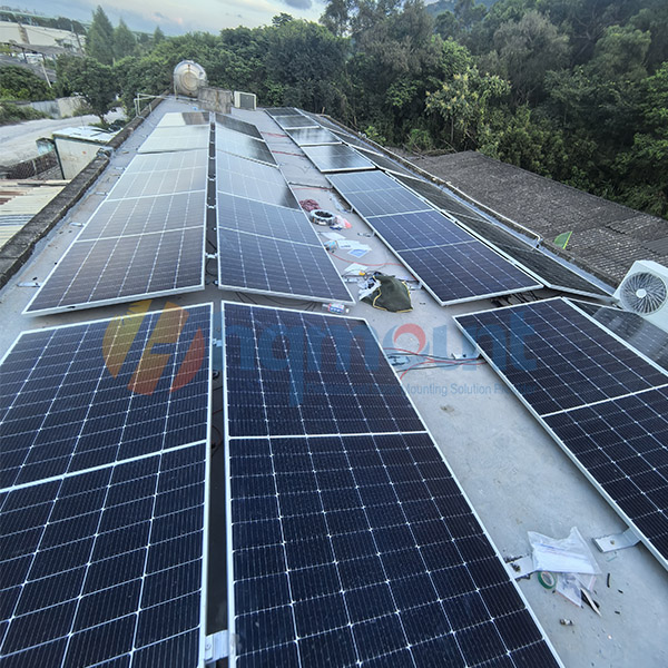 Kleines Fabrik-Dachprojekt erfolgreich mit dem Netz verbunden – 20 kWh am ersten Tag erzeugt